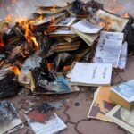 На Харківщині окупанти взялися за знищення української літератури