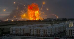 У Вишневому після російської атаки триває детонація: мешканців закликають евакуюватися
