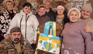 Понад тисячу маскувальних сіток сплели волонтерки зі Старого Бикова